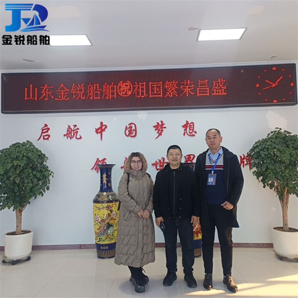 与哈萨克斯坦客户签订500方绞吸式挖泥船